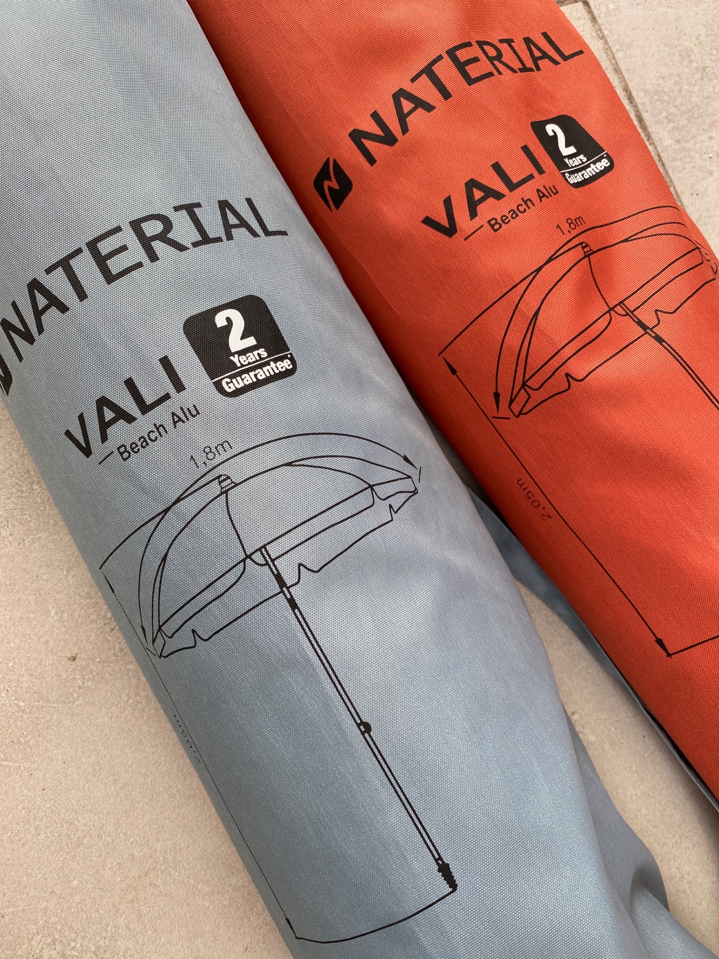 Set di 2 ombrelloni 180cm con custodia