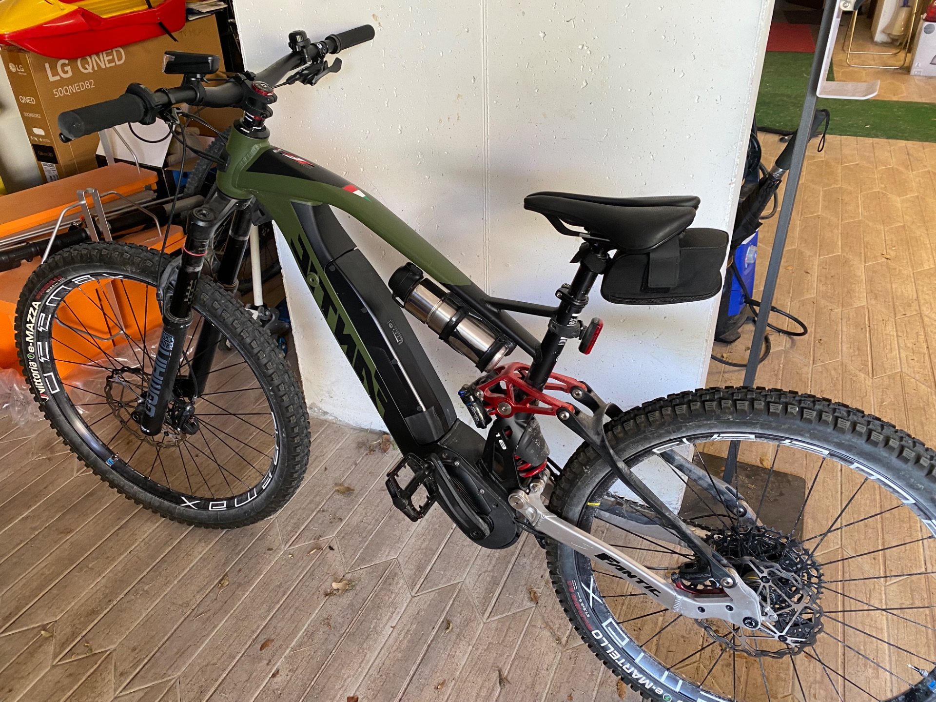 Mountain e-bike full suspension
